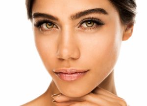 Как выбрать материалы для наращивания ресниц?