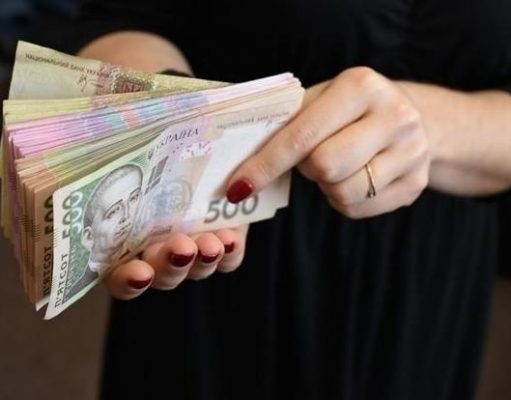 Что надо сделать для роста зарплат в Украине: мнение экономиста