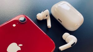 Наушники AirPods: разновидности и цвета