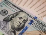 Курс валют на сегодня: доллар и евро продолжают рушиться