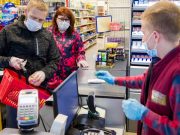 Особенности украинского карантина: за год зарплаты упали, график не изменился, но работу искать не хотят