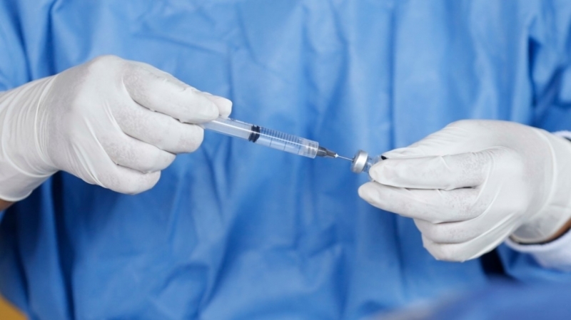 Поэт Илья Резник рассказал о вакцинации от коронавируса