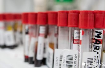 Трех российских спортсменов обвинили в употреблении допинга