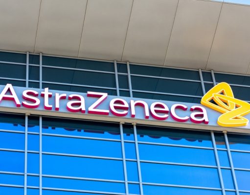 Вакцину от коронавируса AstraZeneca переименовали в Vaxzevria на фоне массового отказа от ее использования