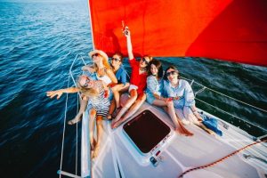 Отдых в Киеве: аренда яхты, катера или теплохода