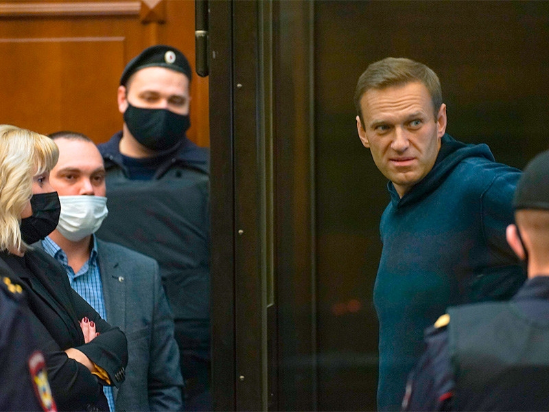 Более 70 мировых знаменитостей призвали Путина предоставить Навальному медпомощь в колонии