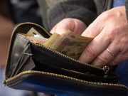 Цены в апреле: топливо и билеты вверх, ЖКХ — на месте, овощи и зелень — вниз