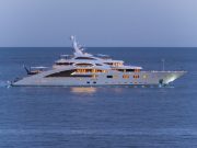 Экс-миллиардер Юрий Косюк продает 85-метровую яхту, чтобы погасить долги