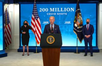На 92-й день президентства Байдена в США сделали 200 млн прививок от коронавируса
