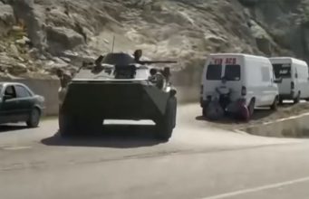 Обстановка на киргизско-таджикской границе продолжает оставаться напряженной, сообщается о гибели людей