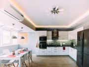 Тонкости установки натяжных потолков