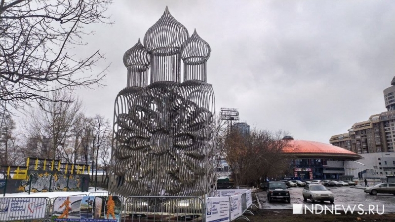 У метро &laquo;Динамо&raquo; поставили &laquo;Софийский собор&raquo; из проволоки (ФОТО)