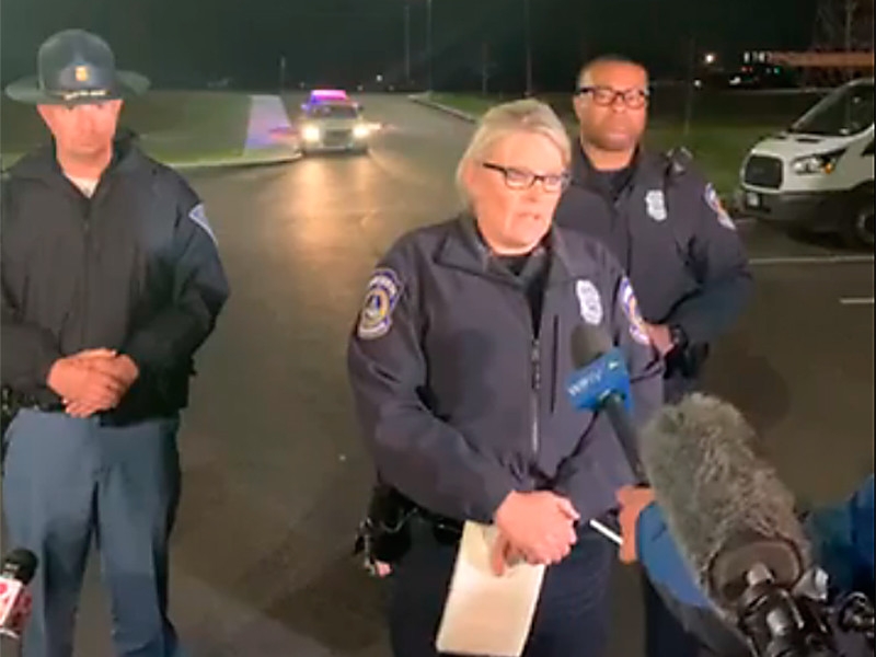 В Индианаполисе в результате стрельбы на складе FedEx погибли 8 человек