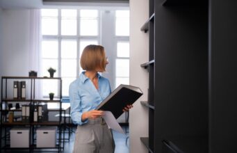 Очарование корпусной мебели — как создать уникальное пространство с помощью дизайнерских решений