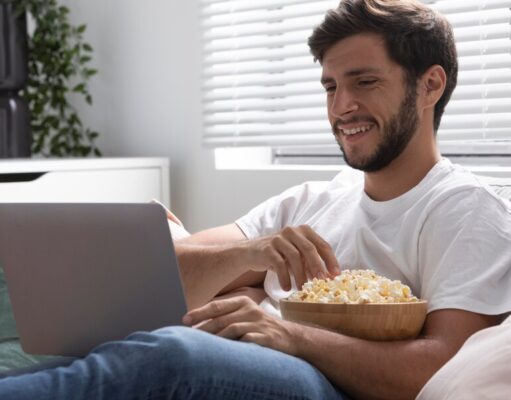 Просмотр кино онлайн: преимущества и аспекты