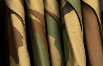 Камуфляж, способный подстраиваться под окружающую среду — это технологии, которые применяются в военных целях, а также в охоте и в работе специальных служб