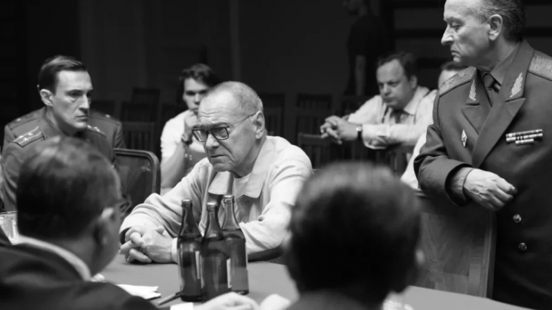 Кино и политические акты: эксперты о снятии Кончаловского с премии из-за Навального