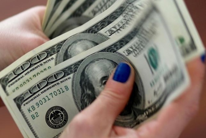 Курс валют на сегодня: доллар дешевеет, евро дорожает