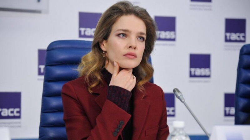 Мать Водяновой назвала причину развода модели с первым мужем