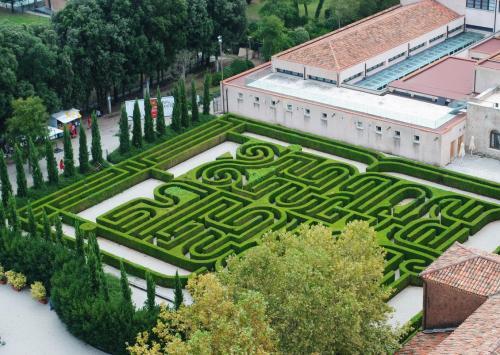 В Венеции открыт сад-лабиринт «Борхес»